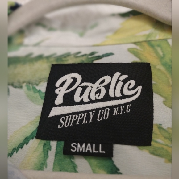 Vnt. Bright Green Hawaiian Men's Shirt. Sz. Small - Picture 3 of 3